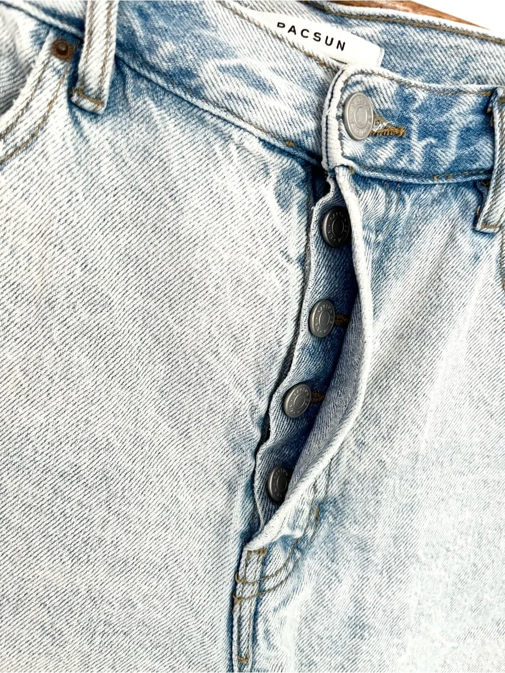 PacSun 90s Girlfriend Light Wash Denim Cutoff Shorts